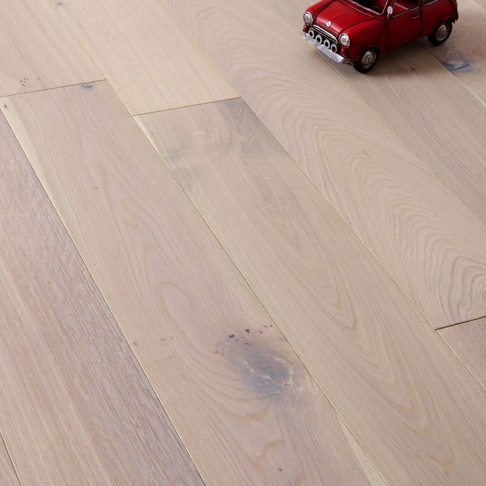 Artisan Flooring White Oiled Traditional 18/4 French Oak 