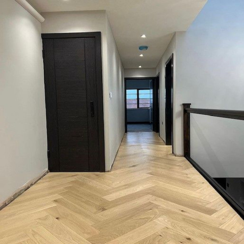 Artisan Flooring - Apsley Raw/Matt Lacquered Multi-Ply Oak